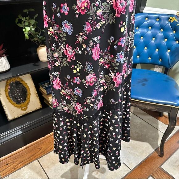 Roz & Ali Black Floral Midi Dress Size Medium - Picture 5 of 13